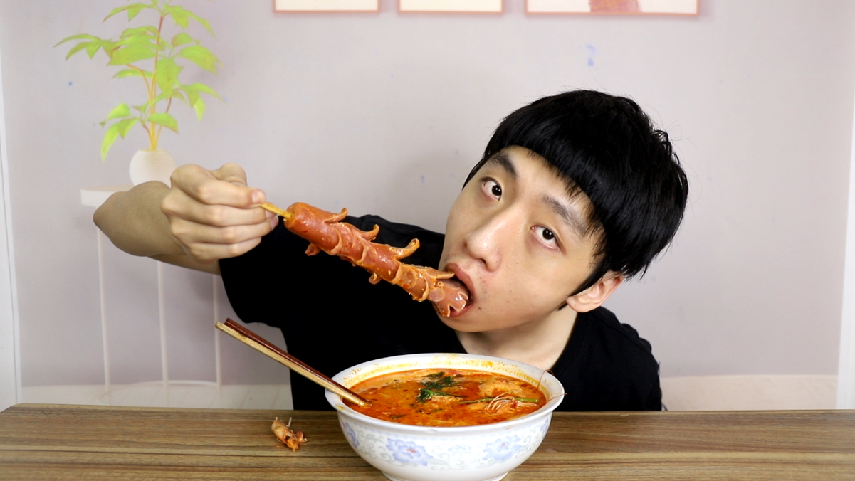 何炅老师教的牛奶麻辣烫真的好吃吗?精神小伙做完直呼可以